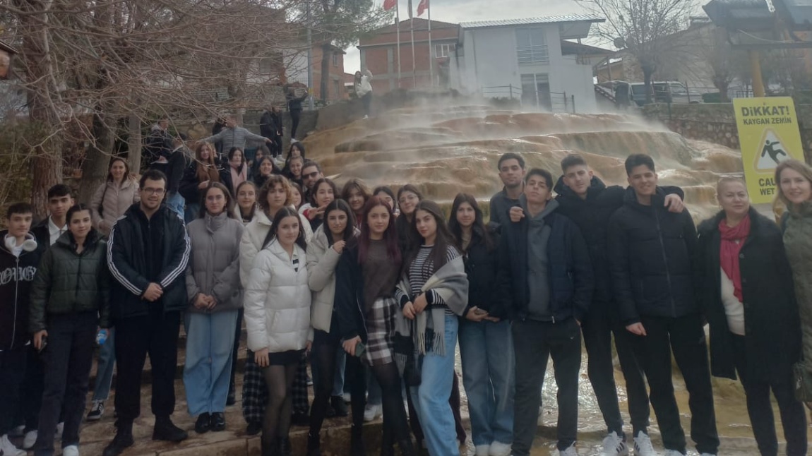 Okulumuzun Denizli Pamukkale Travertenleri ve Pamukkale Üniversitesi Gezisi